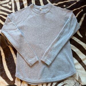 Lulu Lemon 100% cashmere crew neck sweater size 10